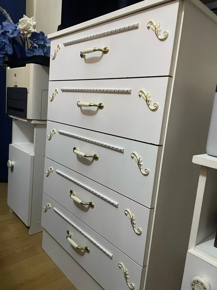 5 drawer chest cabinet - Image 1