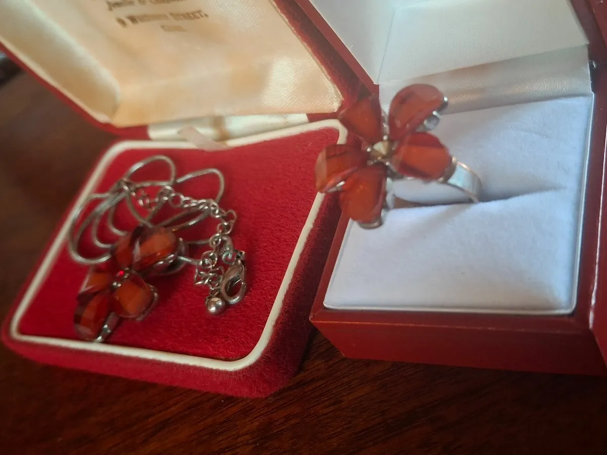 Two-piece vintage jewelry set ... - Image 1