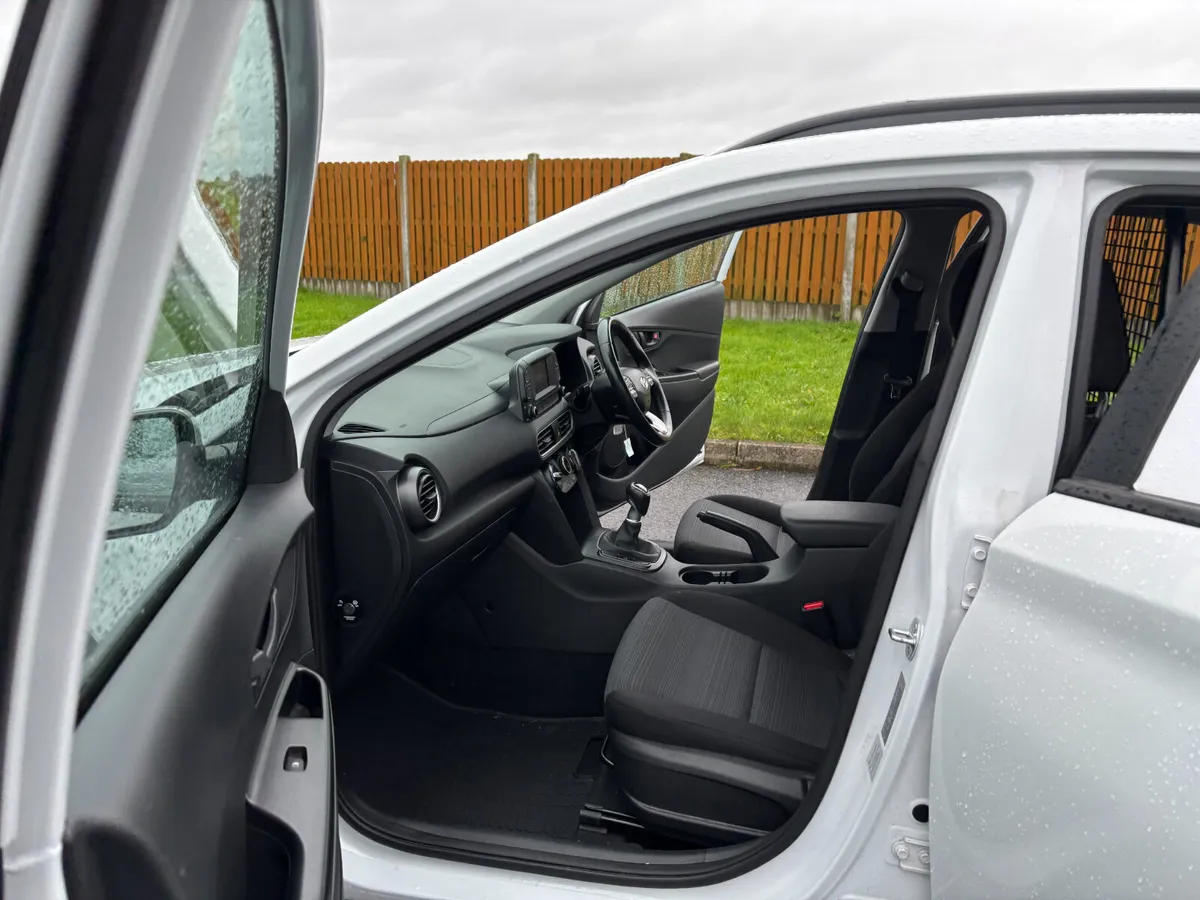 Hyundai KONA 1.6 Turbo Diesel. Car/Van - Image 4