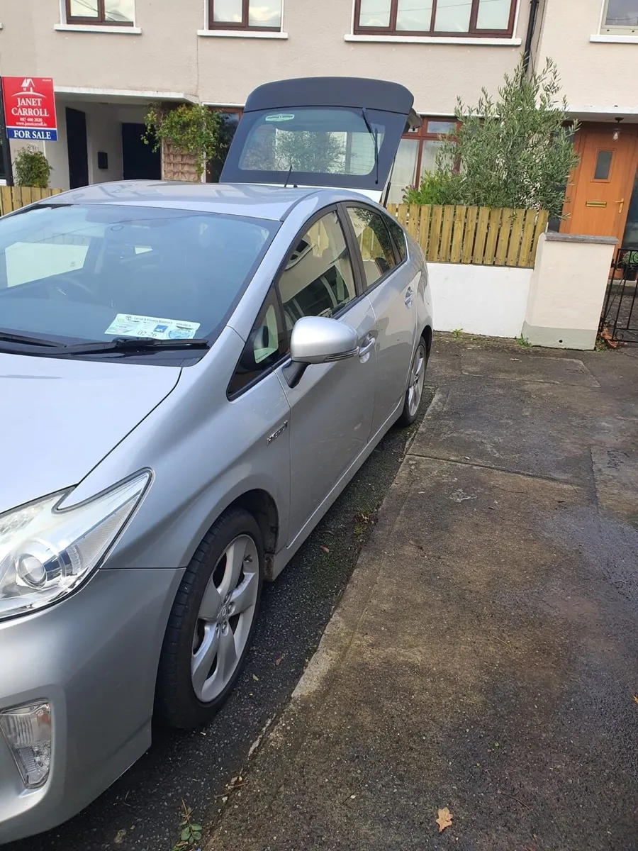 Toyota Prius 2013 Low milage - Image 2