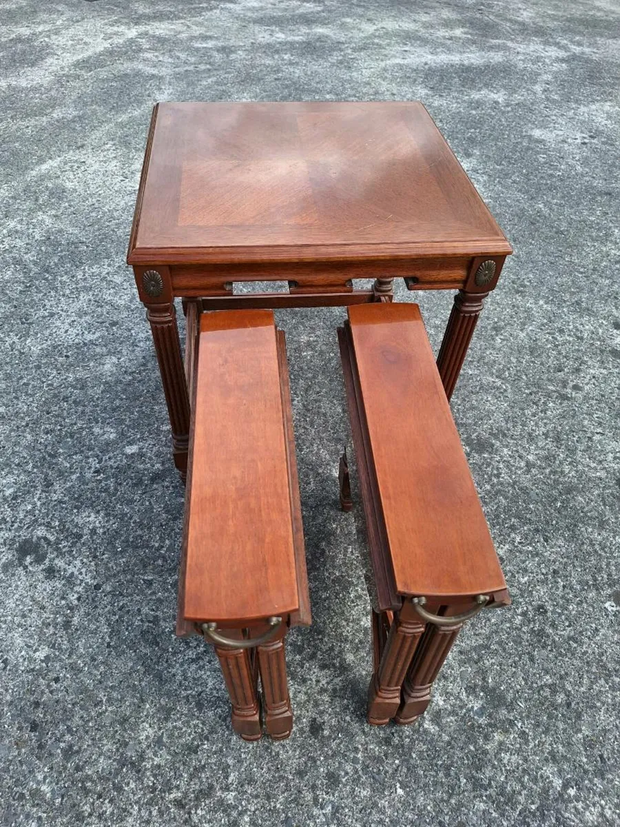 A beautiful and very unusual nest of tables - Image 2