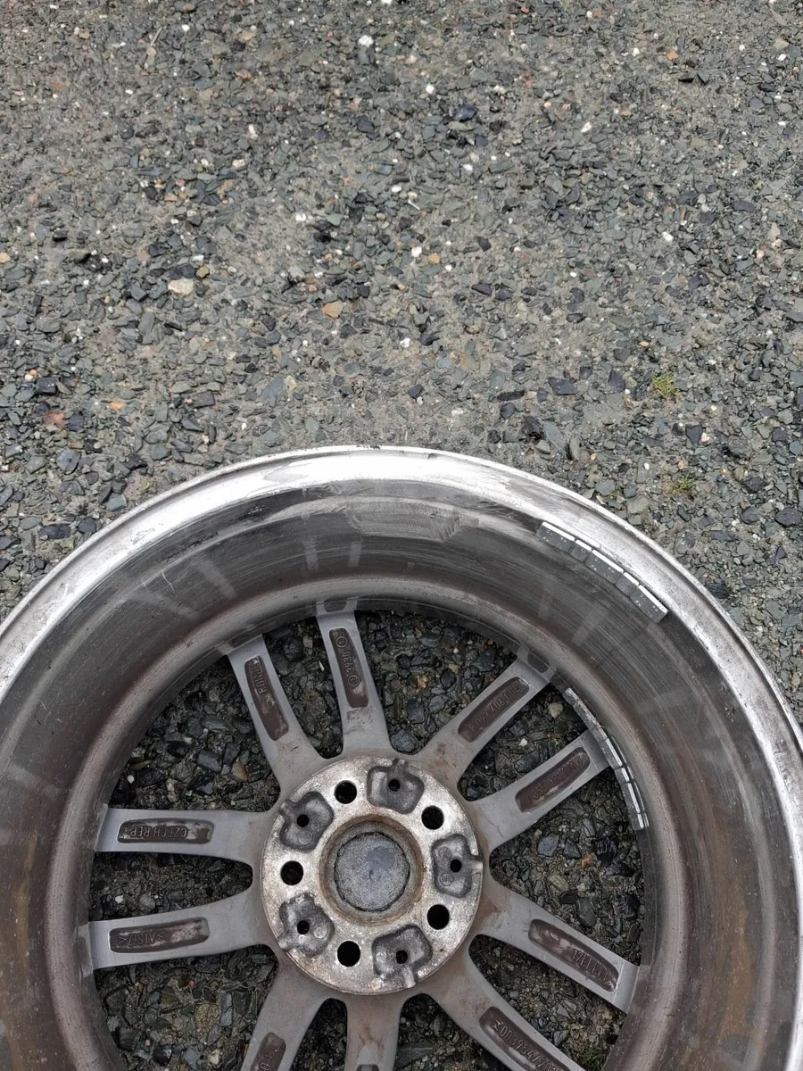 BMW 5-Series 2014 - Image 2