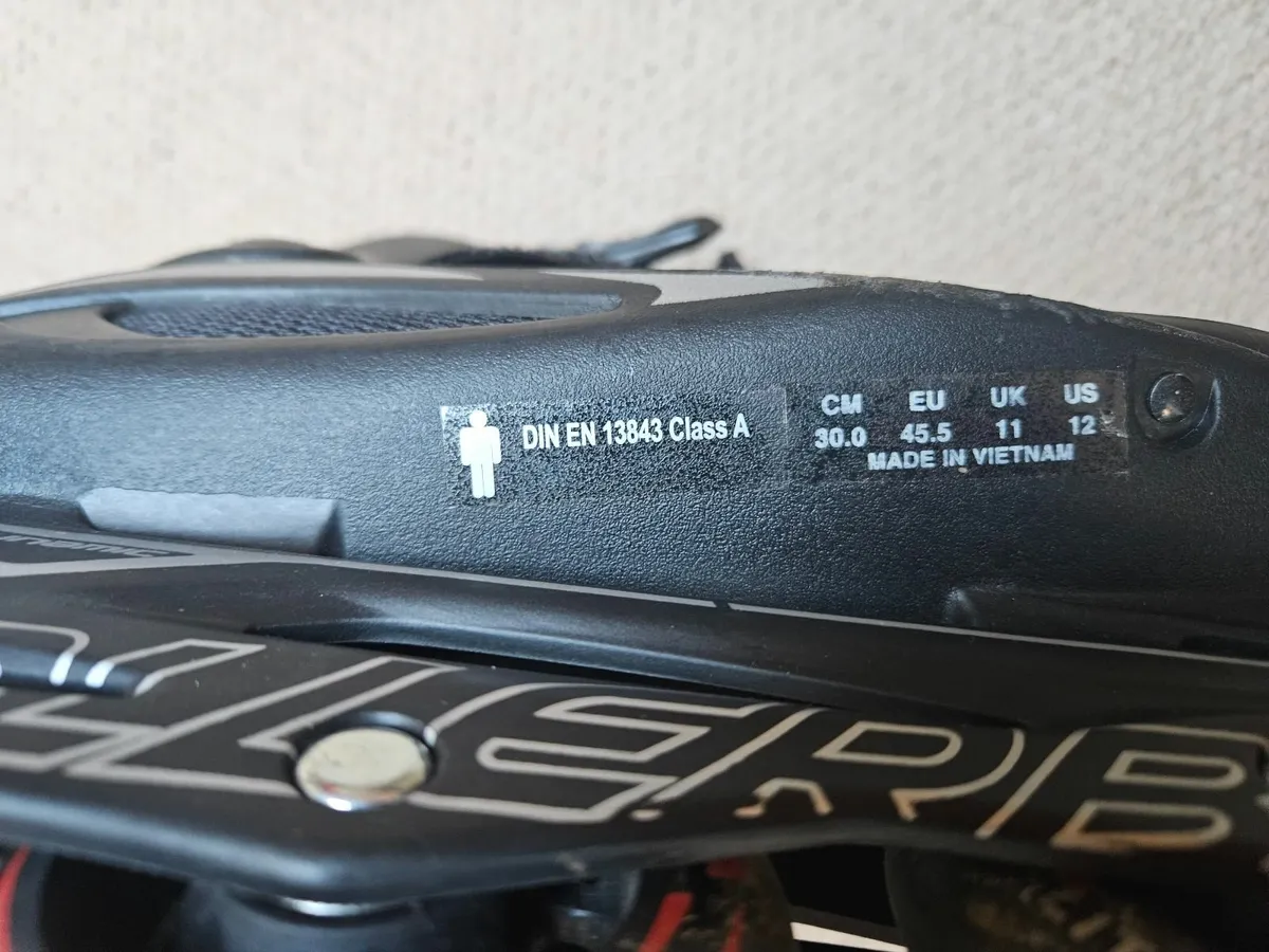 Mens Spiritblade roller blades , size 11. - Image 4