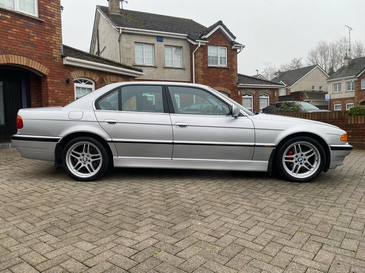 Bmw 735i - Image 1