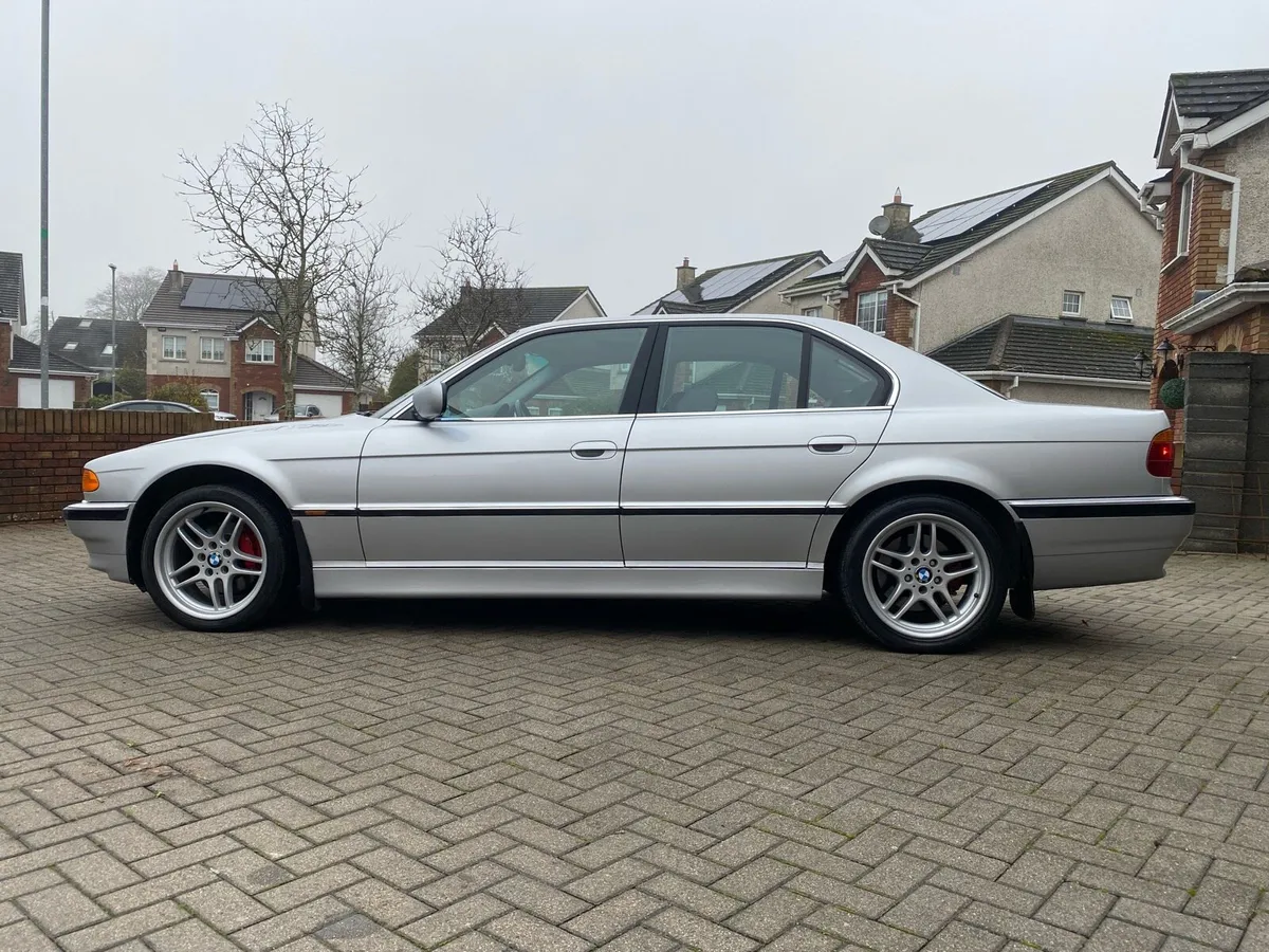 Bmw 735i - Image 2