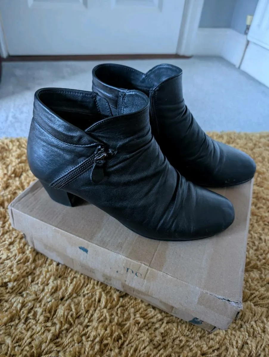 Black ankle boots - Image 2