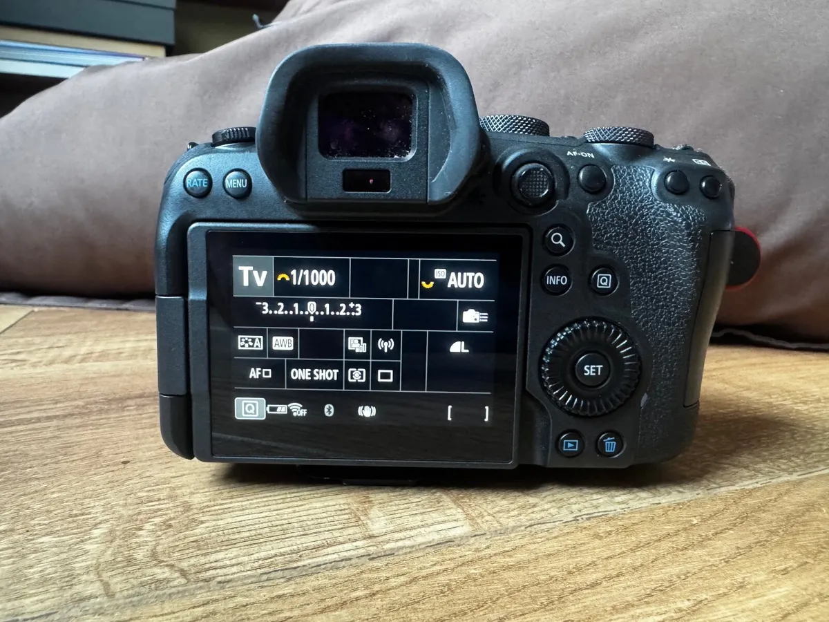 Canon R6 Camera - Image 3