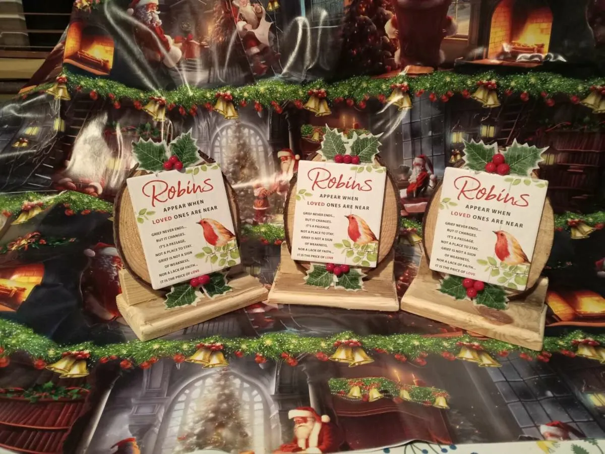 Snowman and grave ornaments - Image 3