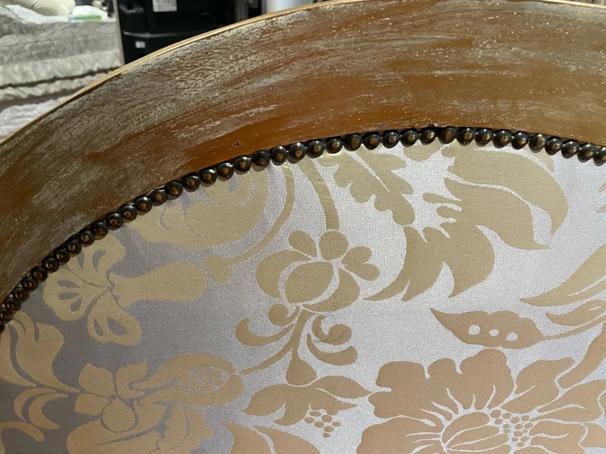 Chaise  in gold - Image 2