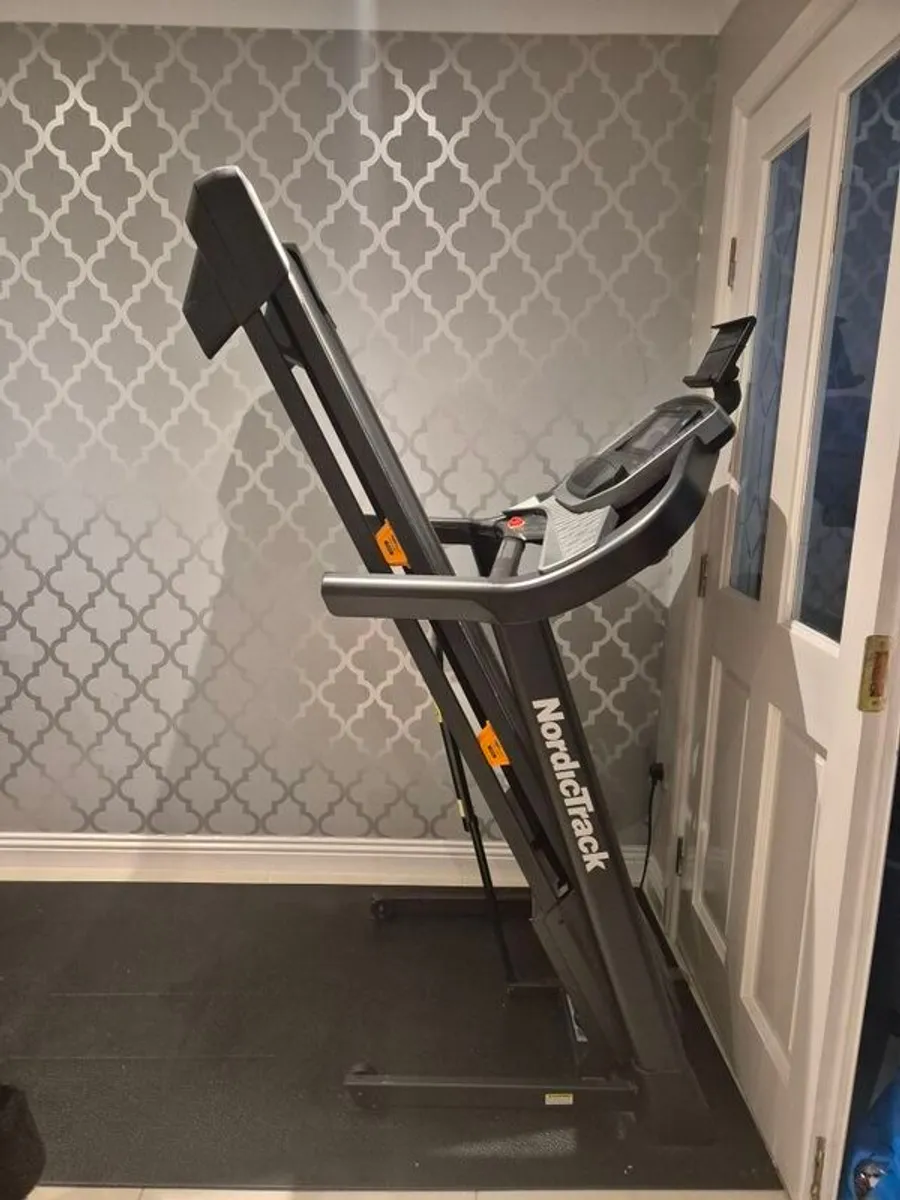 Nordic Track Threadmill  T 12 - Image 4