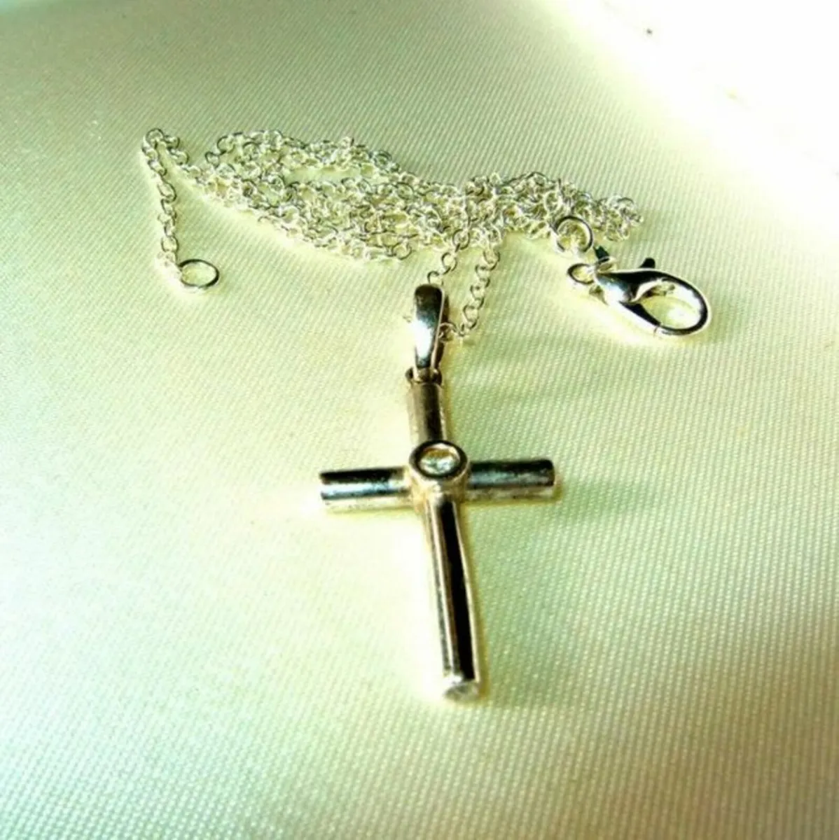 Vintage Hallmarked 9ct Gold/Diamond Cross & Chain - Image 4