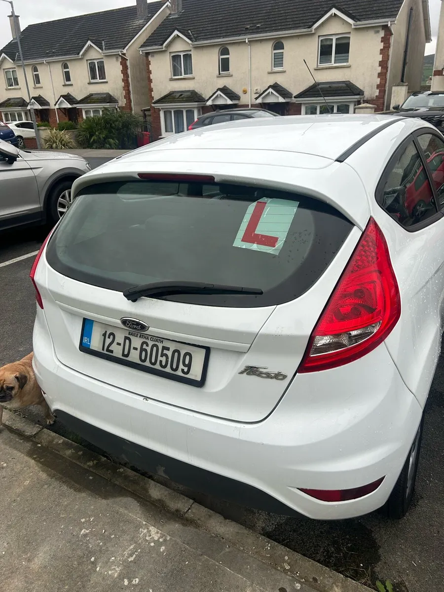 Ford fiesta car - Image 3