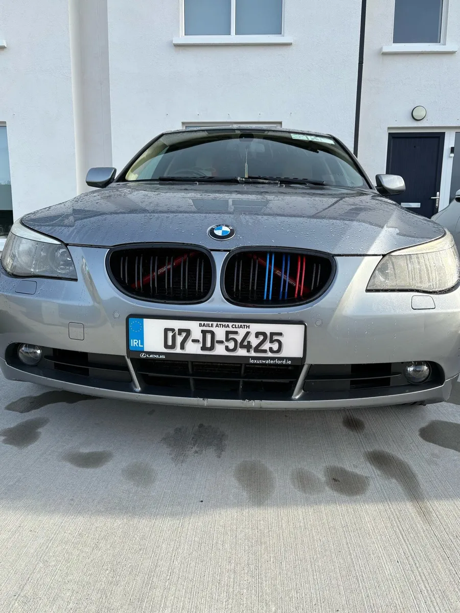 BMW 523i - Image 1