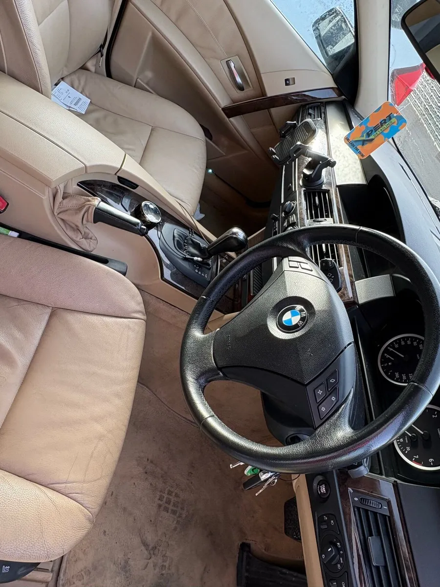 BMW 523i - Image 4