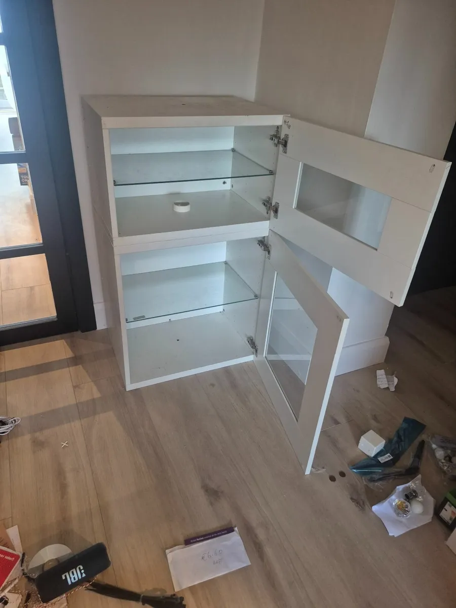 White units with glass doors - Image 4