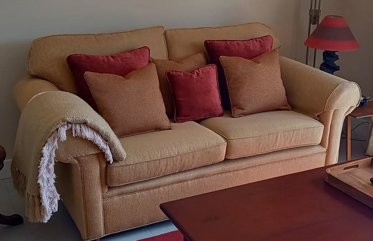 Custom made Couch/Sofa & Footstool - Image 4