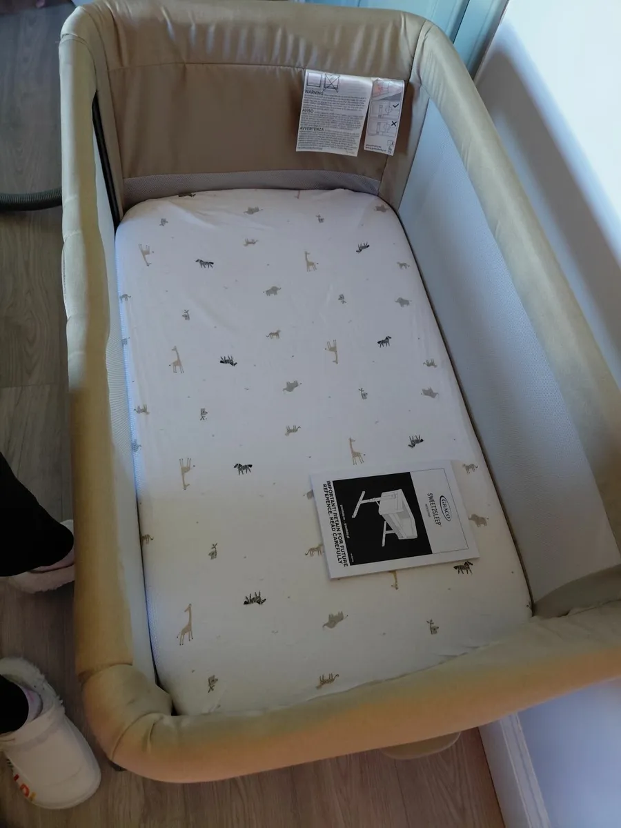 Graco Next to Me Crib - Image 2