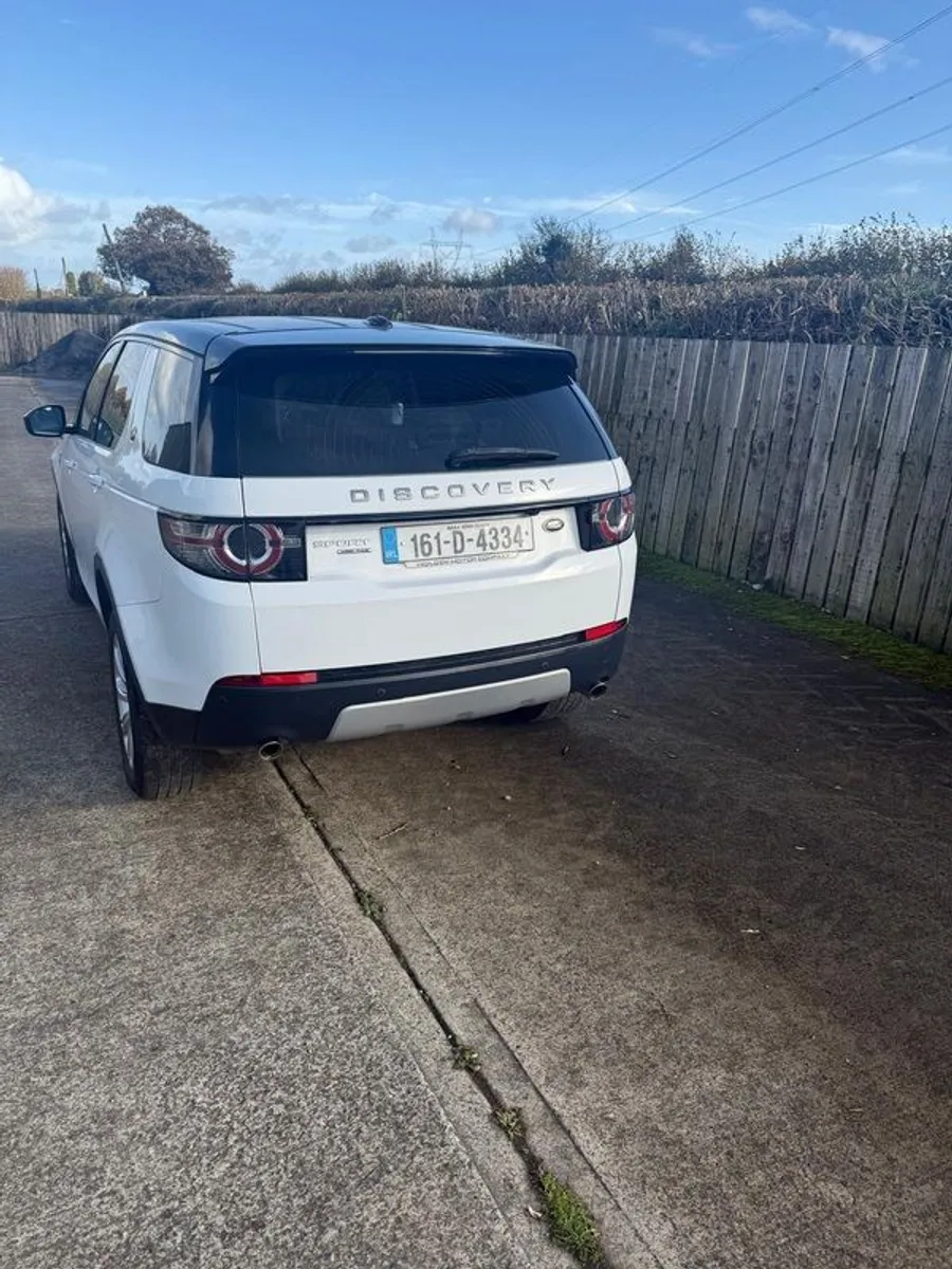 2016 Land Rover Discovery Sport - Image 2