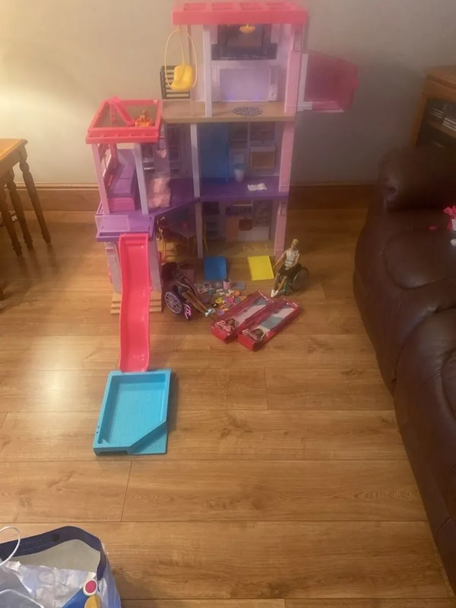 Barbie dream house - Image 1