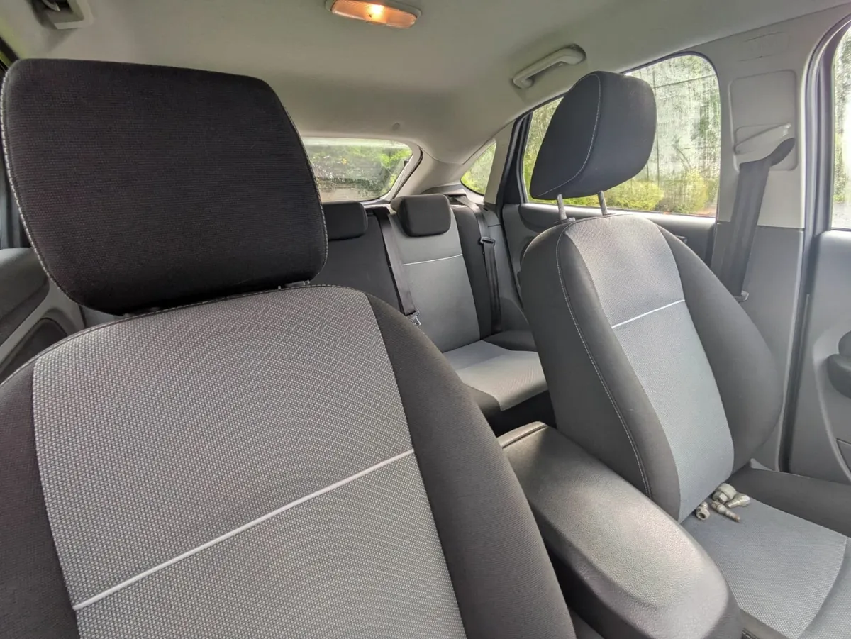 Ford Focus 2010 - Image 4