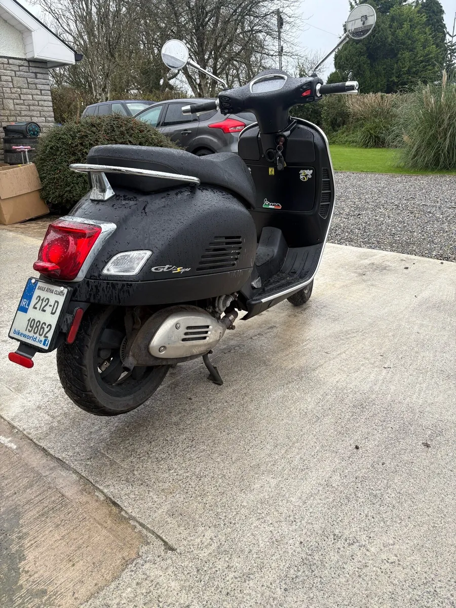 Vespa gts 300 2021 - Image 3
