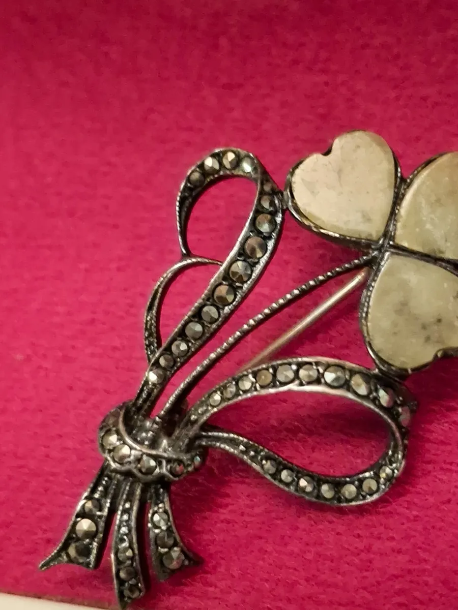 Real Silver & heart shaped leaves Connemara Marble - Image 3