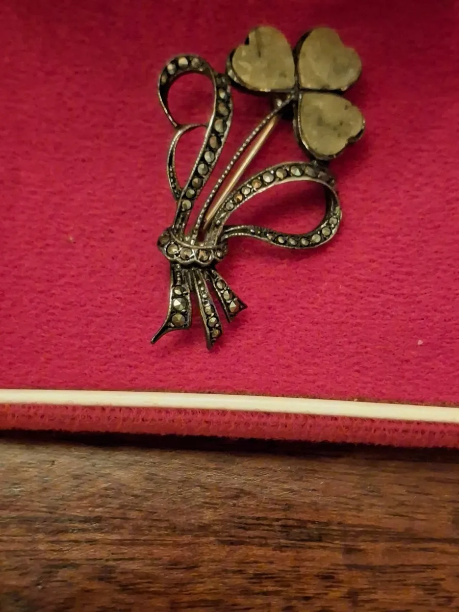 Real Silver & heart shaped leaves Connemara Marble - Image 4