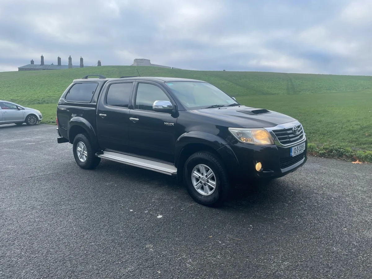 2012 Toyota  Hilux canopy Ridgeback - Image 1