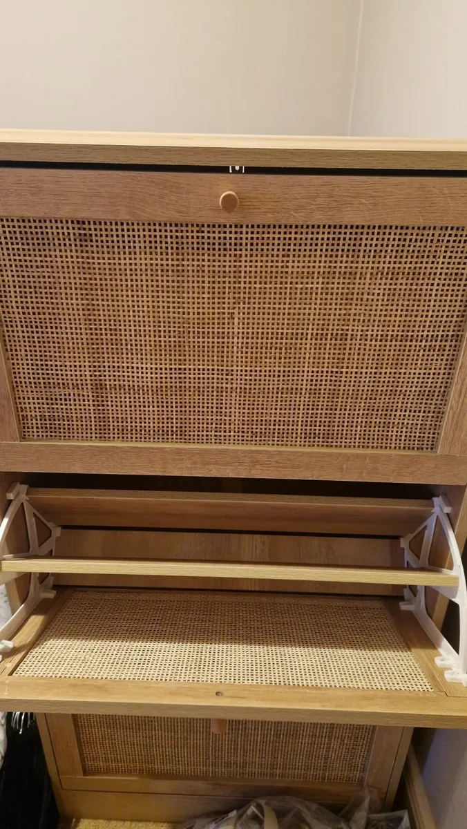 Shoes storage - Image 1