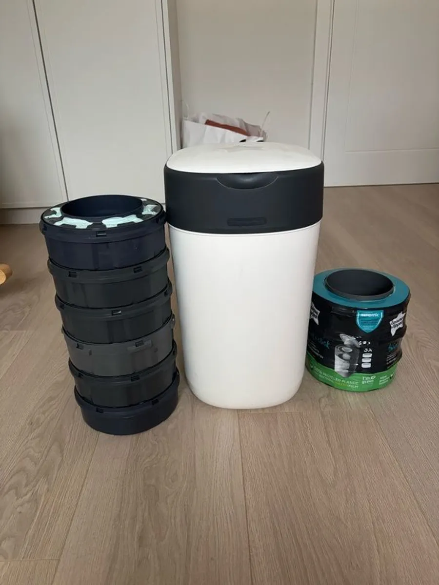 tommee tippee twist & click bin 9 refills - Image 1