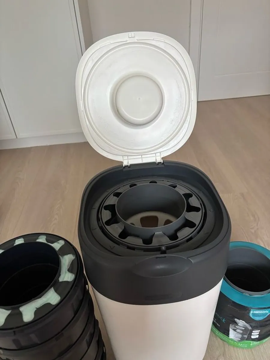 tommee tippee twist & click bin 9 refills - Image 3