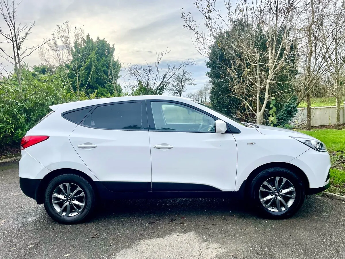 142 Hyundai ix35 Commercial 2wd Doe 1/26 €3750 - Image 3