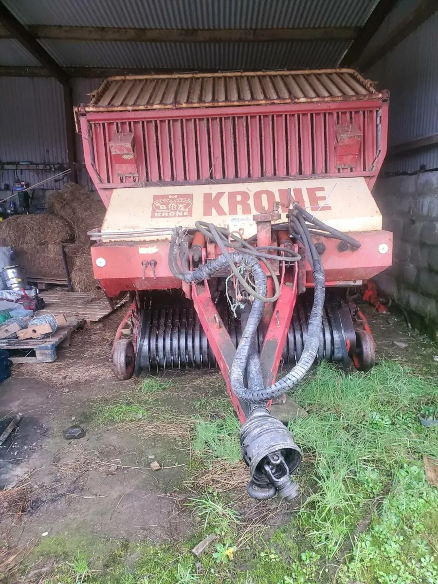 2900 Krone silage wagon - Image 2