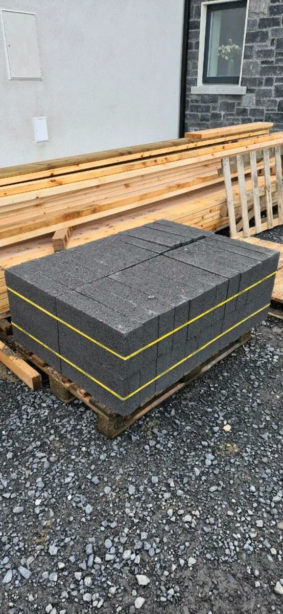 4" Solid Blocks x 144 - Image 2