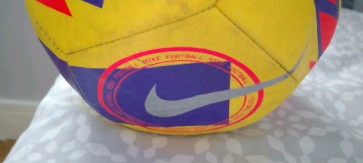 Nike Pitch Football DC2380-710 (Yellow/Purple) - Image 4