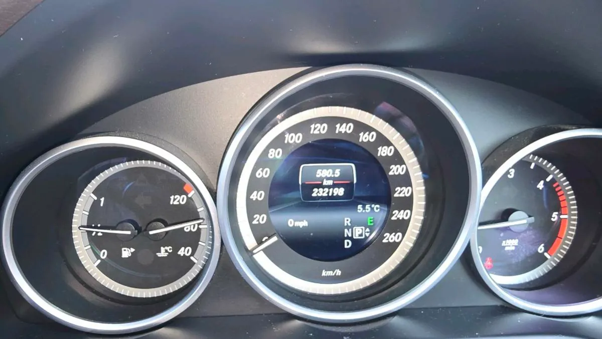 Mercedes E200 CDI 2015 - Image 2