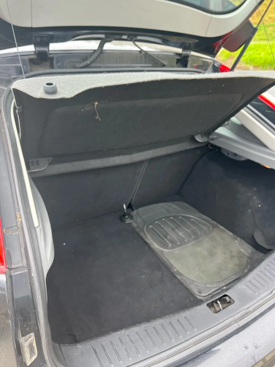 2008 ford focus - Image 2