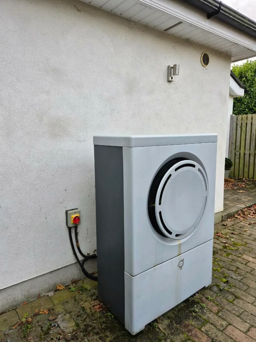 Thermia Atec heat pump and outdoor unit - Image 3