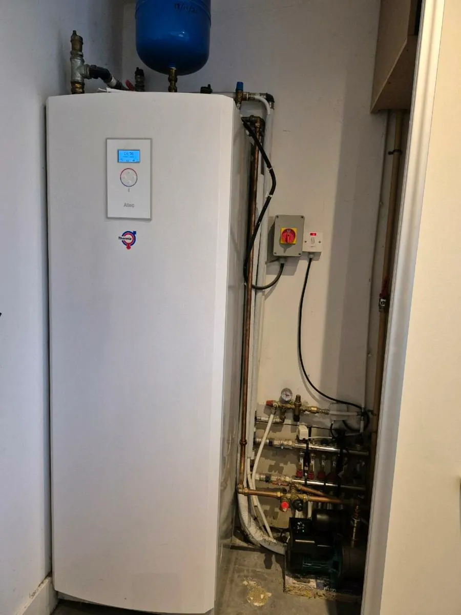 Thermia Atec heat pump and outdoor unit - Image 4
