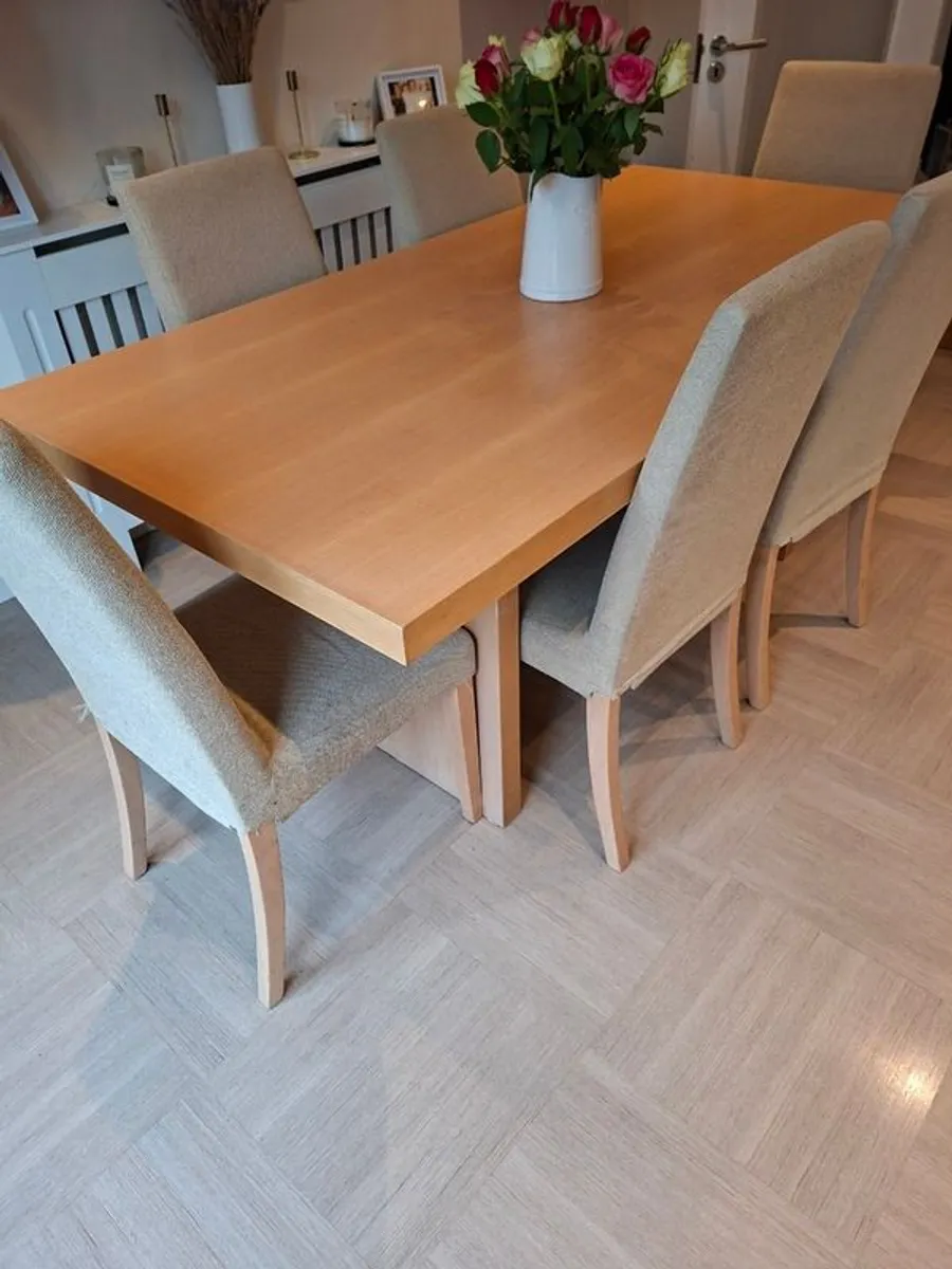 Dining table - Image 1