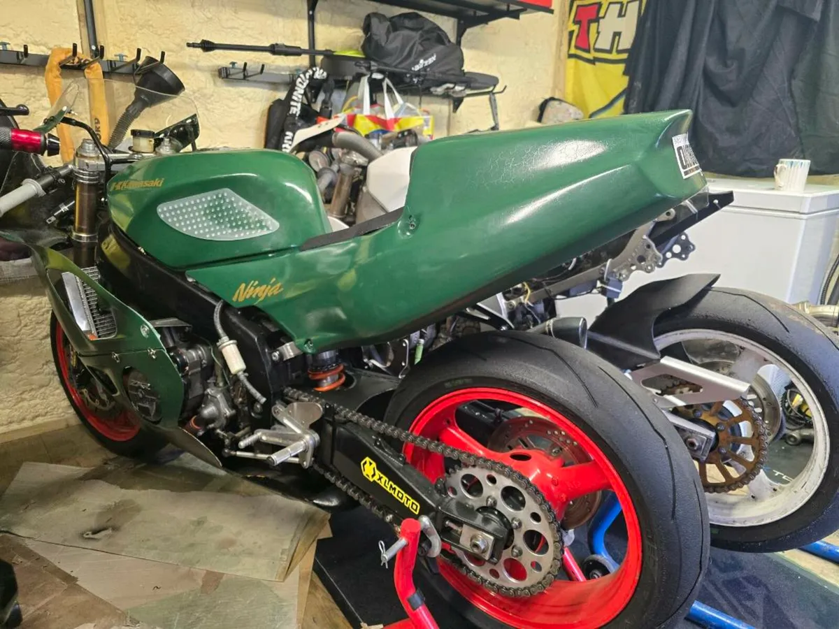 Kawasaki ZXR400 Race Track Bikes & spares - Image 1