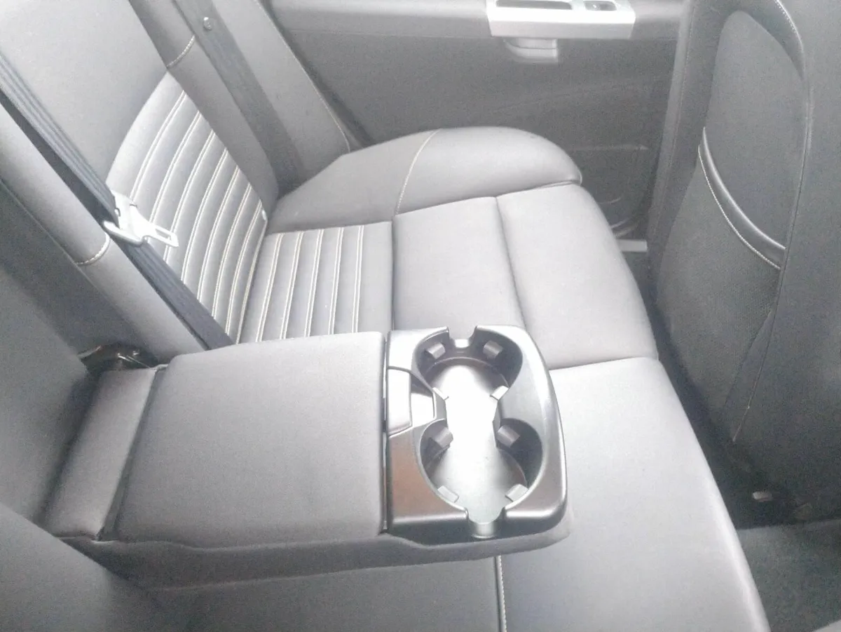 Volvo V50 2011 - Image 4