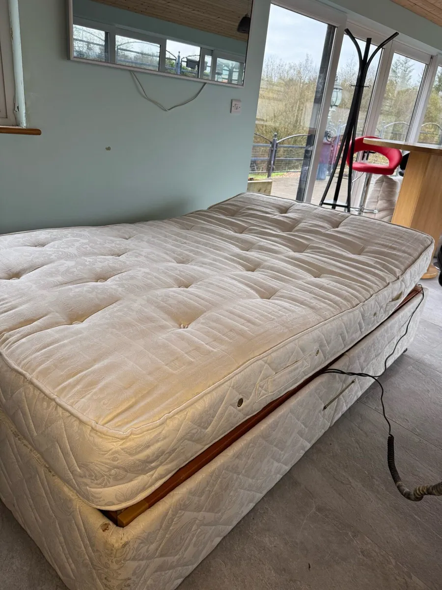 4ft Electric mobility bed with mattress - Image 3