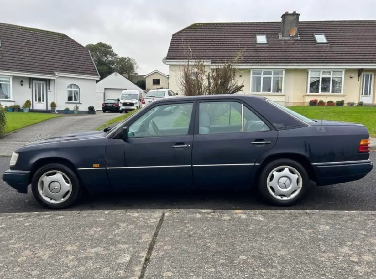1994 Mercedes E200 W124 - Image 3