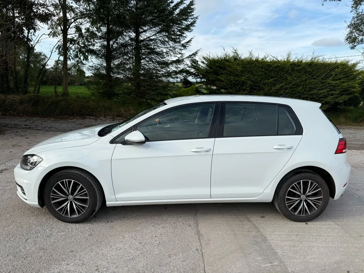 2018 Volkswagen Golf 2.0 TDI - Image 2