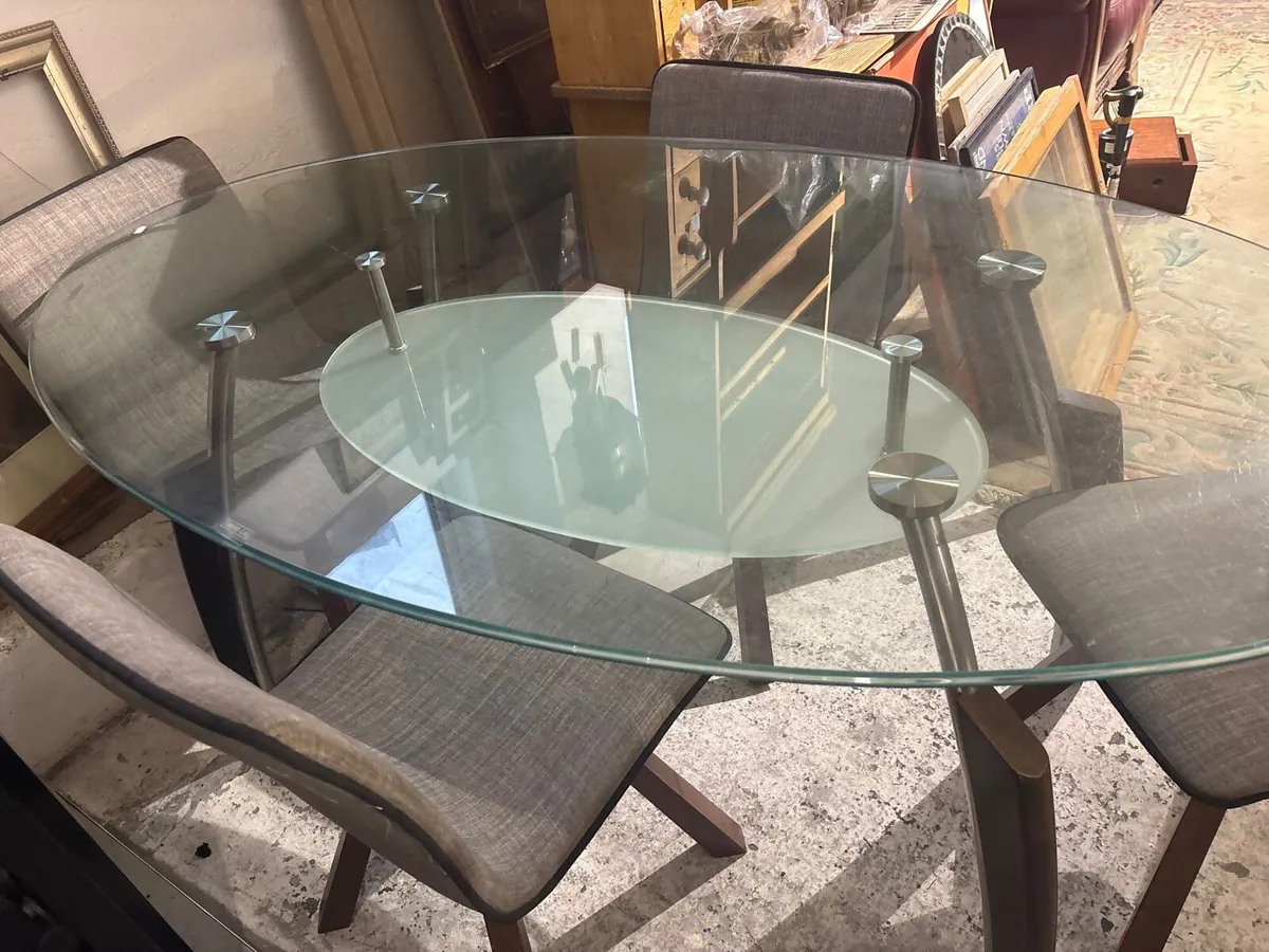 Tempered glass table with 4 chairs - Image 3