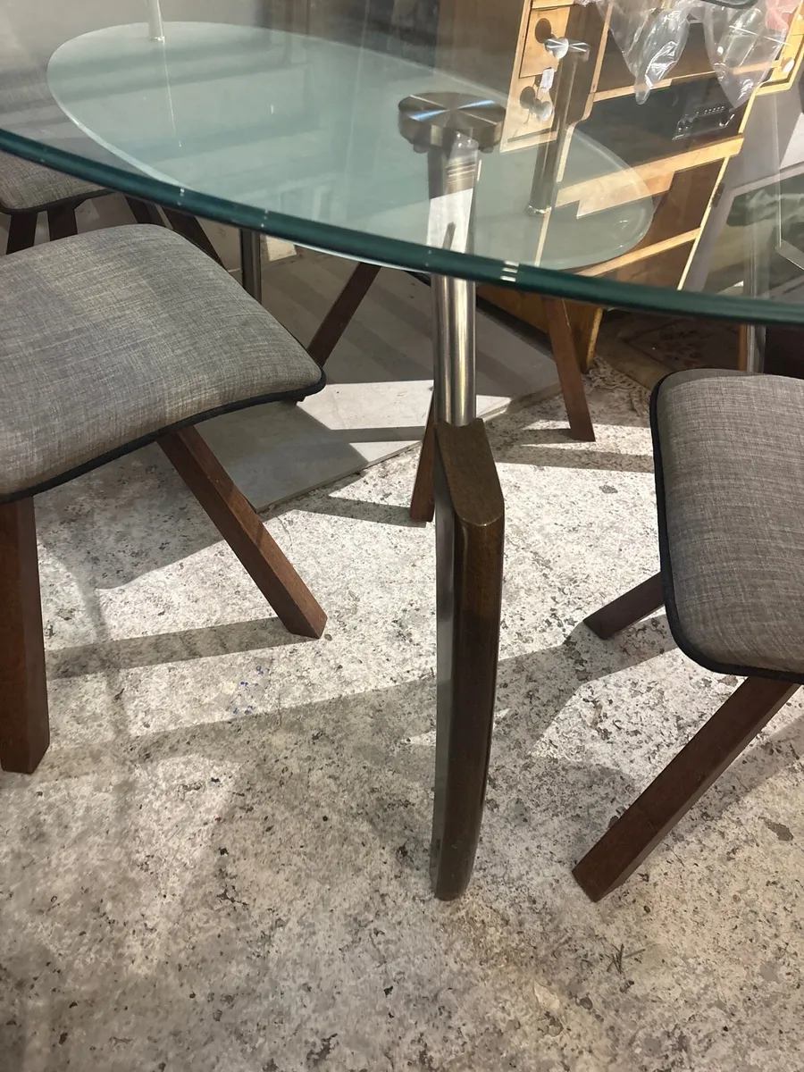 Tempered glass table with 4 chairs - Image 4