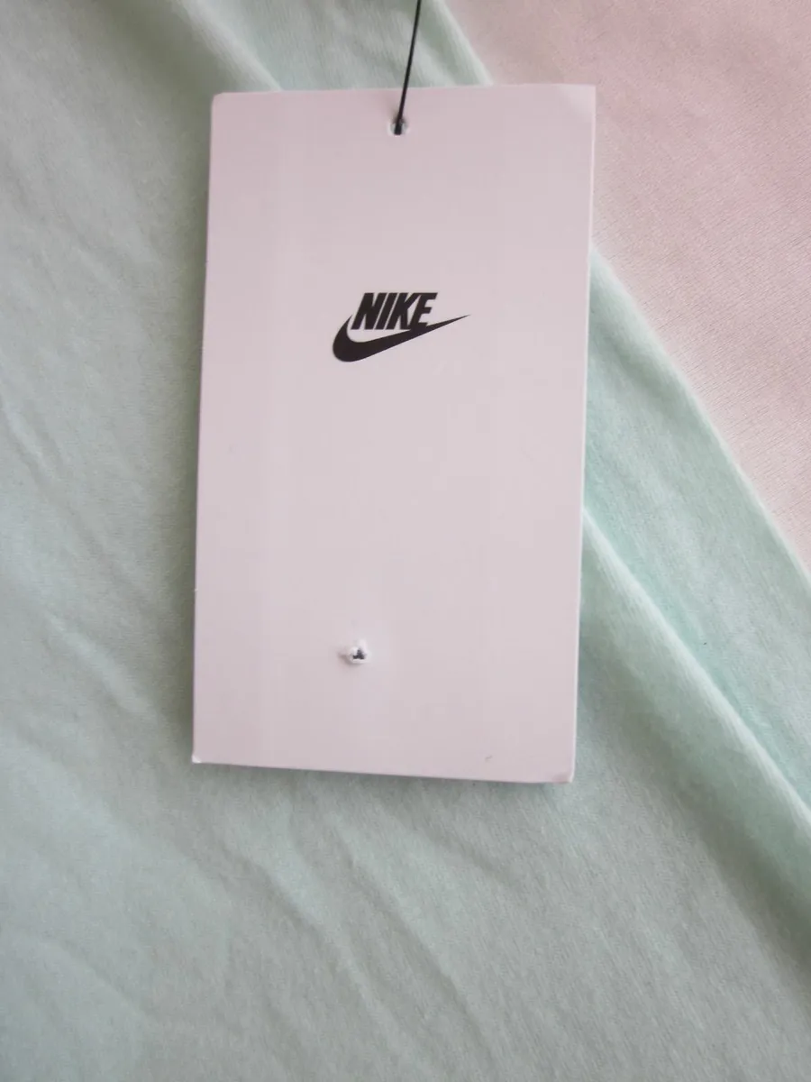 Nike Sportswear Men's Short -Sleeve T-Shirt - Image 3