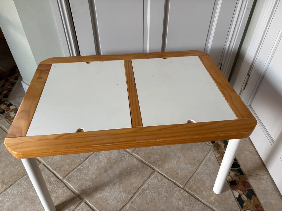 Play table - Image 1