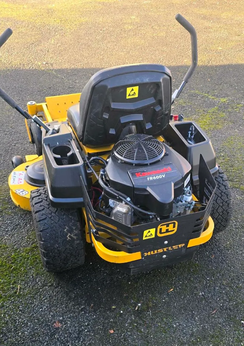 Hustler 48" zero turn - Image 4